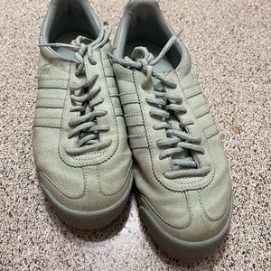 Adidas shoes size 6 good condition